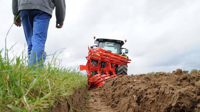 csm_1307_2083_HIGH_MASTER_103_Ploughing_know-how_5ecf0a8895