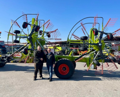 Übergabe bei Landtechnik Wimmer
